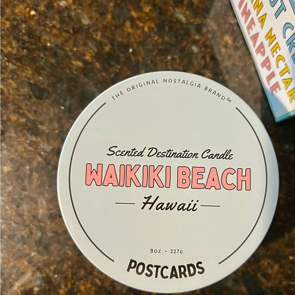 Brand New in box Hawaii Postcards Scented Destination  Waikiki Beach Candle 8oz - Picture 7 of 7